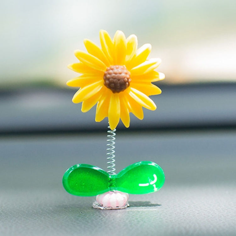 Cute Small Daisy Car Ornament Car Dashboard Shaking Decoration